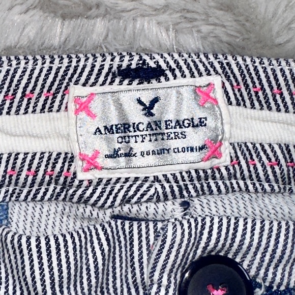 🦅 American Eagle size 8, pin stripe shorts - Picture 4 of 6
